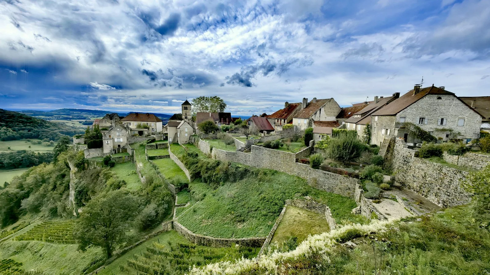 Jour 1 : arrivée et première découverte autour de Lons-le-Saunier